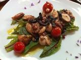Octopus with black bryony