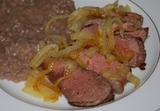 Beef tenderloin with caramelised red onions
